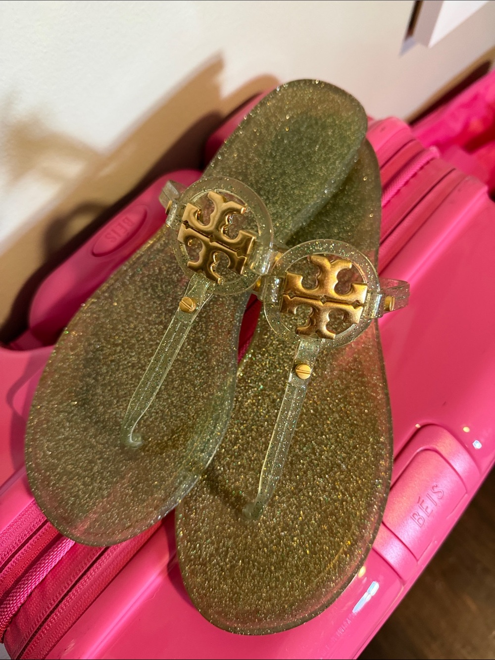 Tory Burch Gold Glitter Jelly Sandals with Gold Logo sz 8